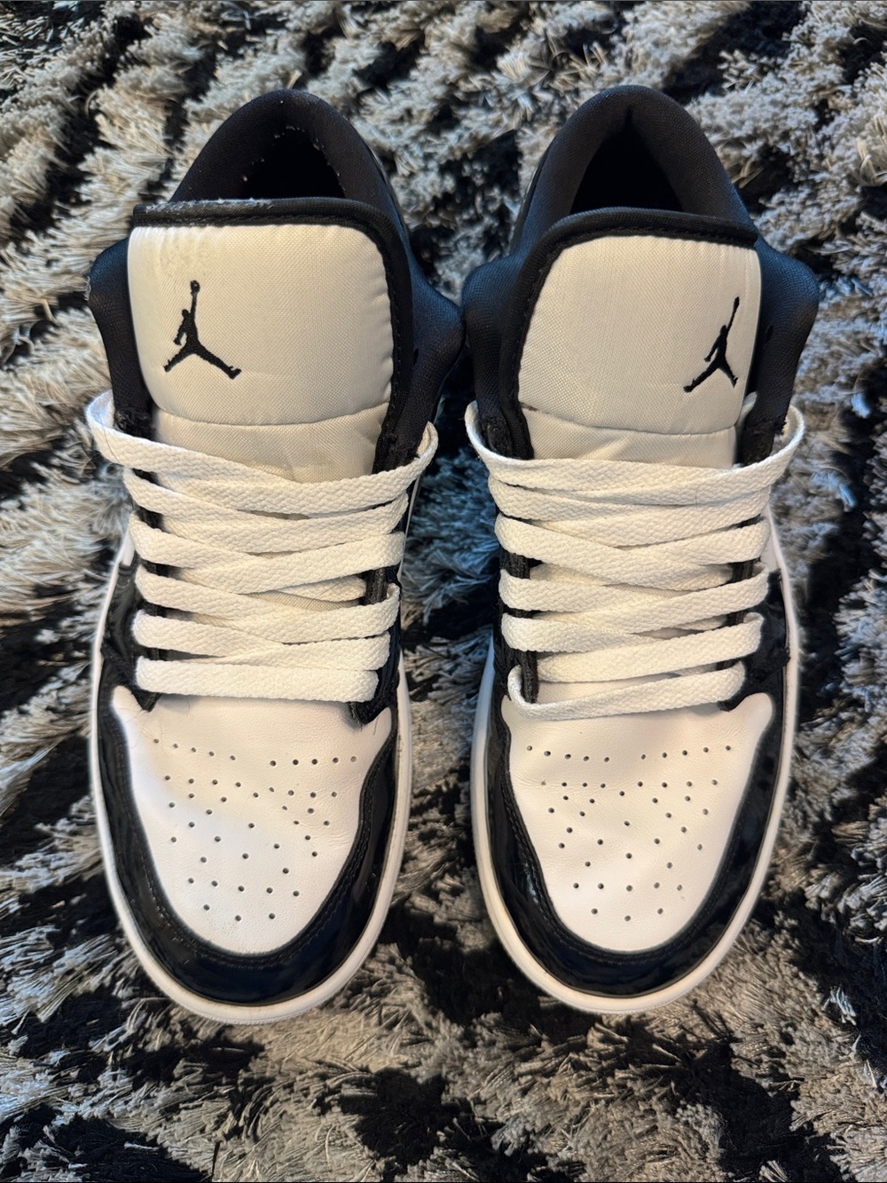 Nike Air Jordan 1 Low SE “Concord” Black & White Sneakers, Men size 8.5 LIKE NEW